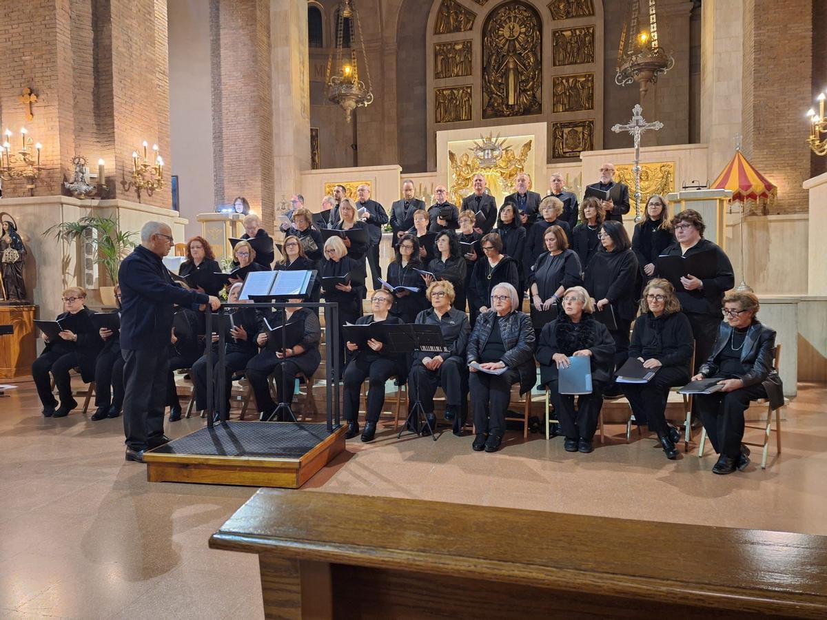 Foto del concert dins de la basílica de Sant Pasqual.