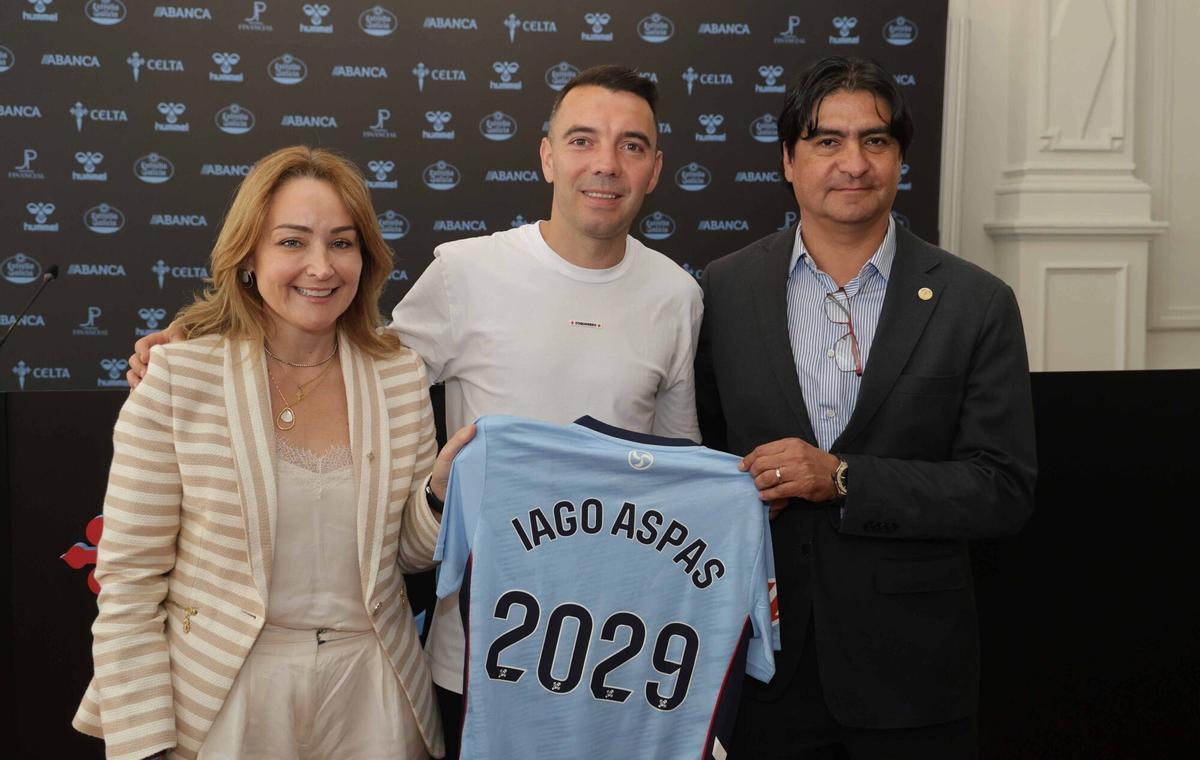 VIGO. RUEDA DE PRENSA RENOVACION IAGO ASPAS. A SEDE