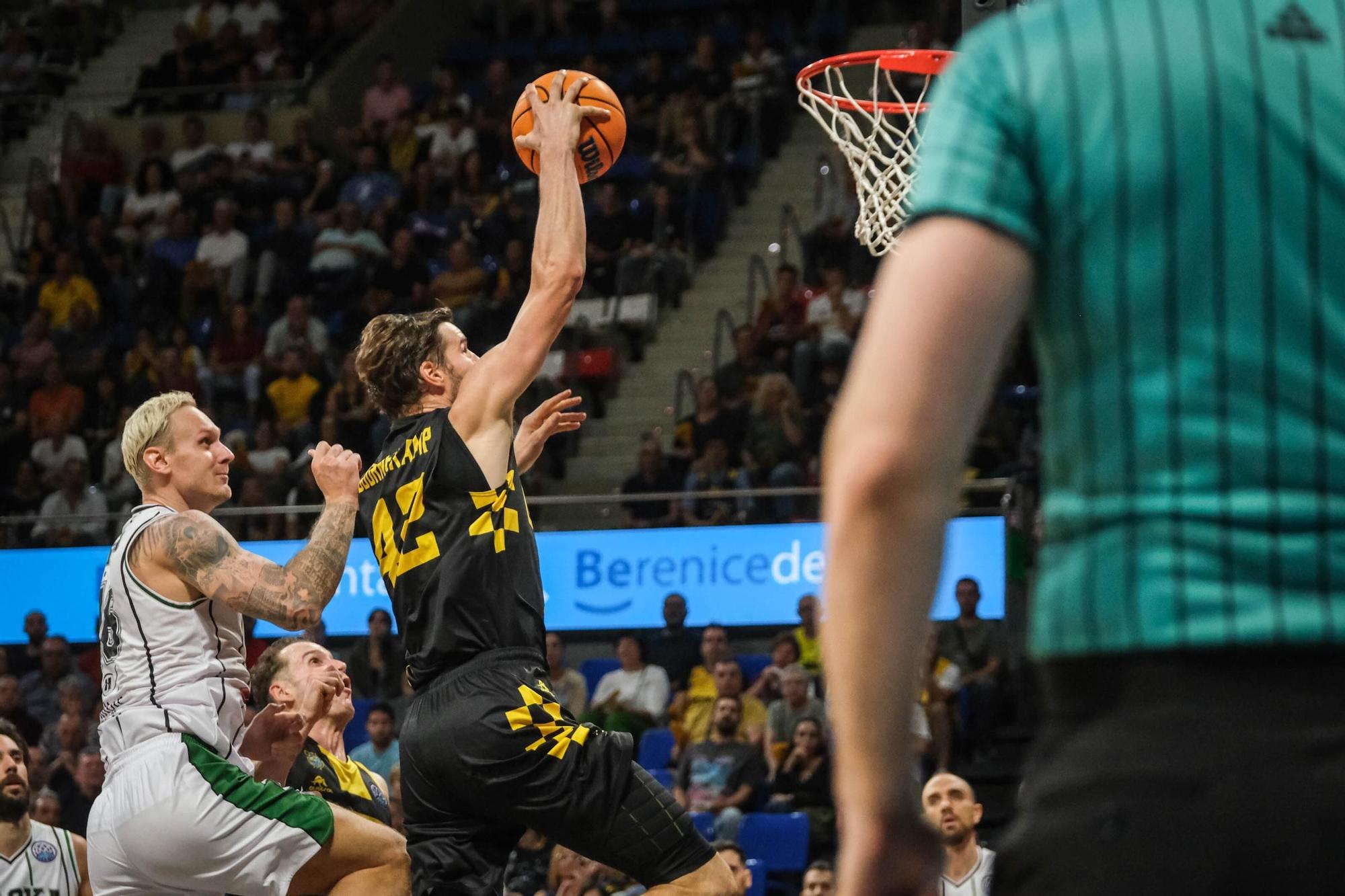 Partido Lenovo Tenerife - Darussafaka, en imágenes