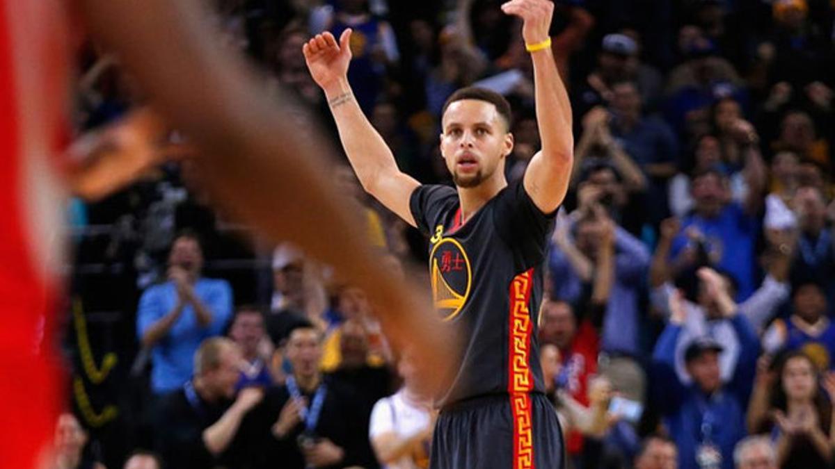 Curry volvió a ser el líder de los Warriors