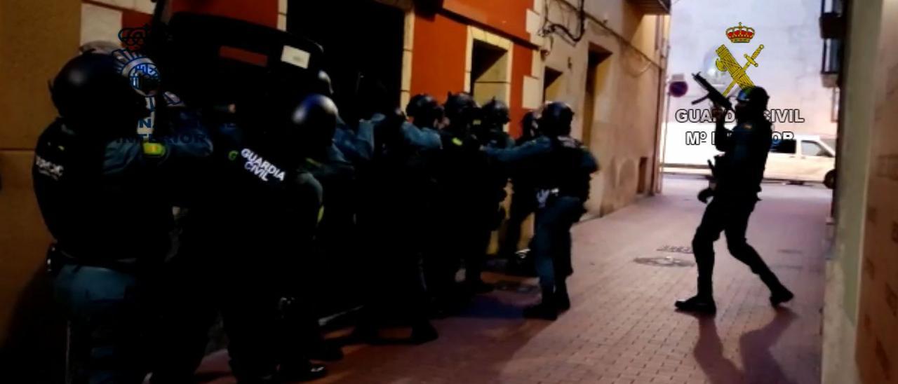 Dos organizaciones criminales desmanteladas y 32 detenidos por tráfico de droga en Alicante y Valencia