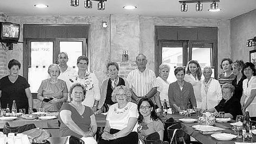 Participantes en el programa «Entamar» y en el taller de ejercicio cognitivo de Candamo.