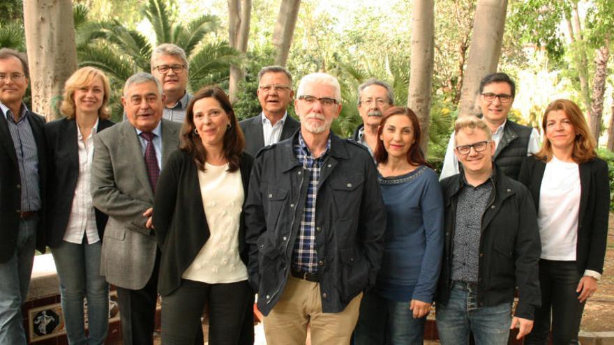 Prestigio y juventud se alían para &quot;rescatar&quot; el Colegio de Médicos de Castelló