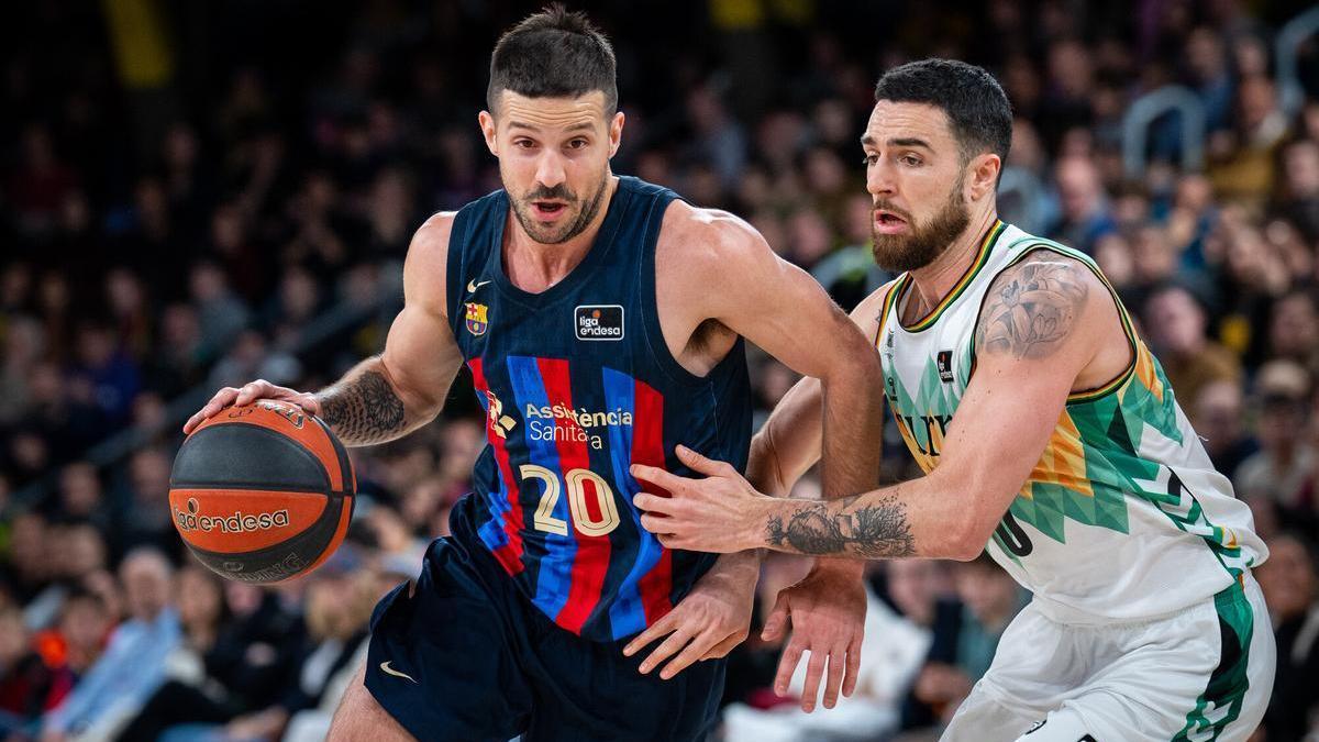 Laprovittola conduce el balón ante Francis Alonso, en el Palau.