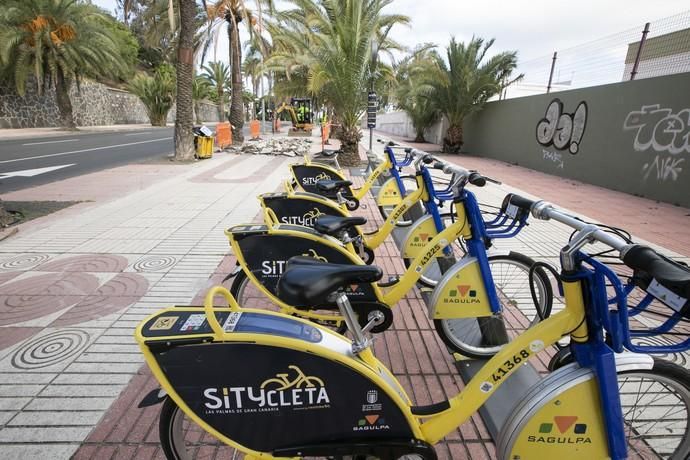 01.04.19.Las Palmas de Gran Canaria. Obras para la construcción del carril bici en el Paseo de Chil. Foto Quique Curbelo  | 01/04/2019 | Fotógrafo: Quique Curbelo