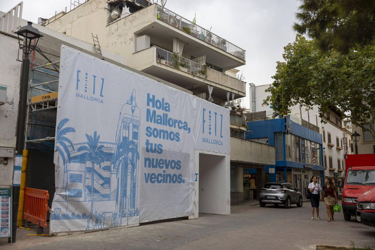 Lugar donde se está construyendo el futuro edificio rosa del proyecto de la Gomila de Camper.