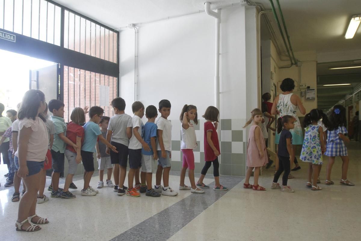 FOTOGALERIA / La vuelta al colegio en Córdoba