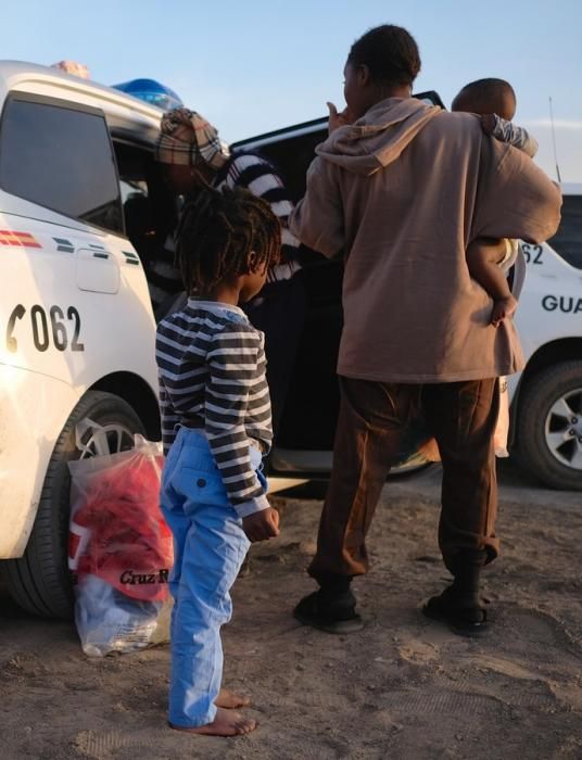 Una patera con 39 personas alcanza la costa sur ...