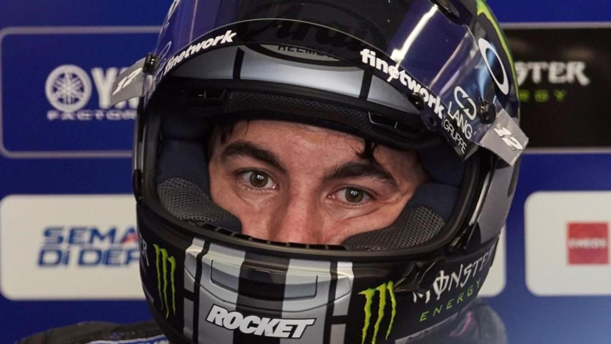 El catalán Maverick Viñales (Yamaha), pensativo en su box de Barcelona.