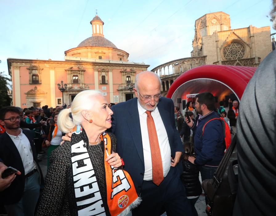 Celebración del triunfo en la Eurocup del Valencia Basket en València