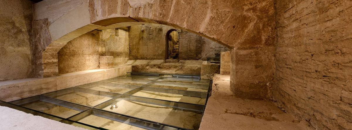 La sede de Proava se ubica sobre el cellerdel siglo XIII.