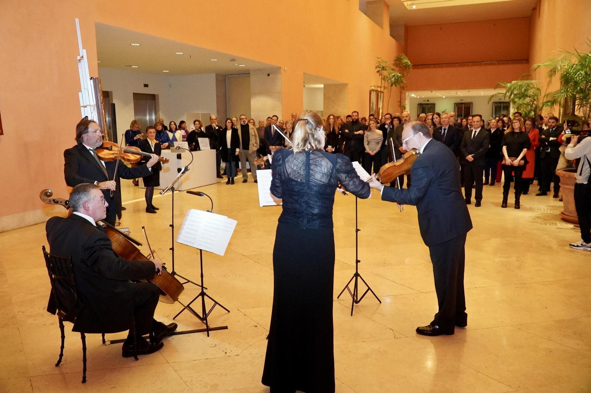 Un momento de la inauguración de la muestra.
