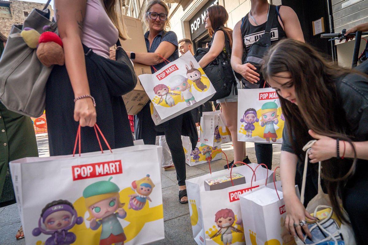 Colas masivas en Pop Mart por la llegada de Labubus a Barcelona