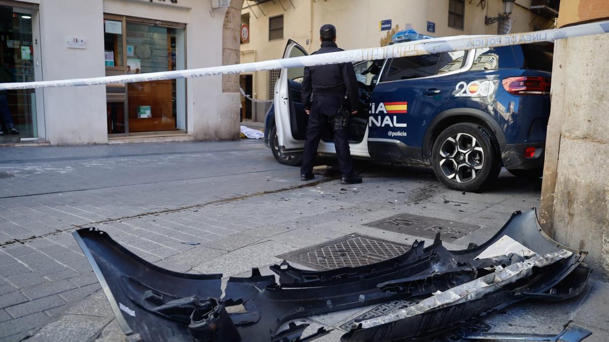 Muere un hombre tras chocar su coche contra una fachada en el centro de València