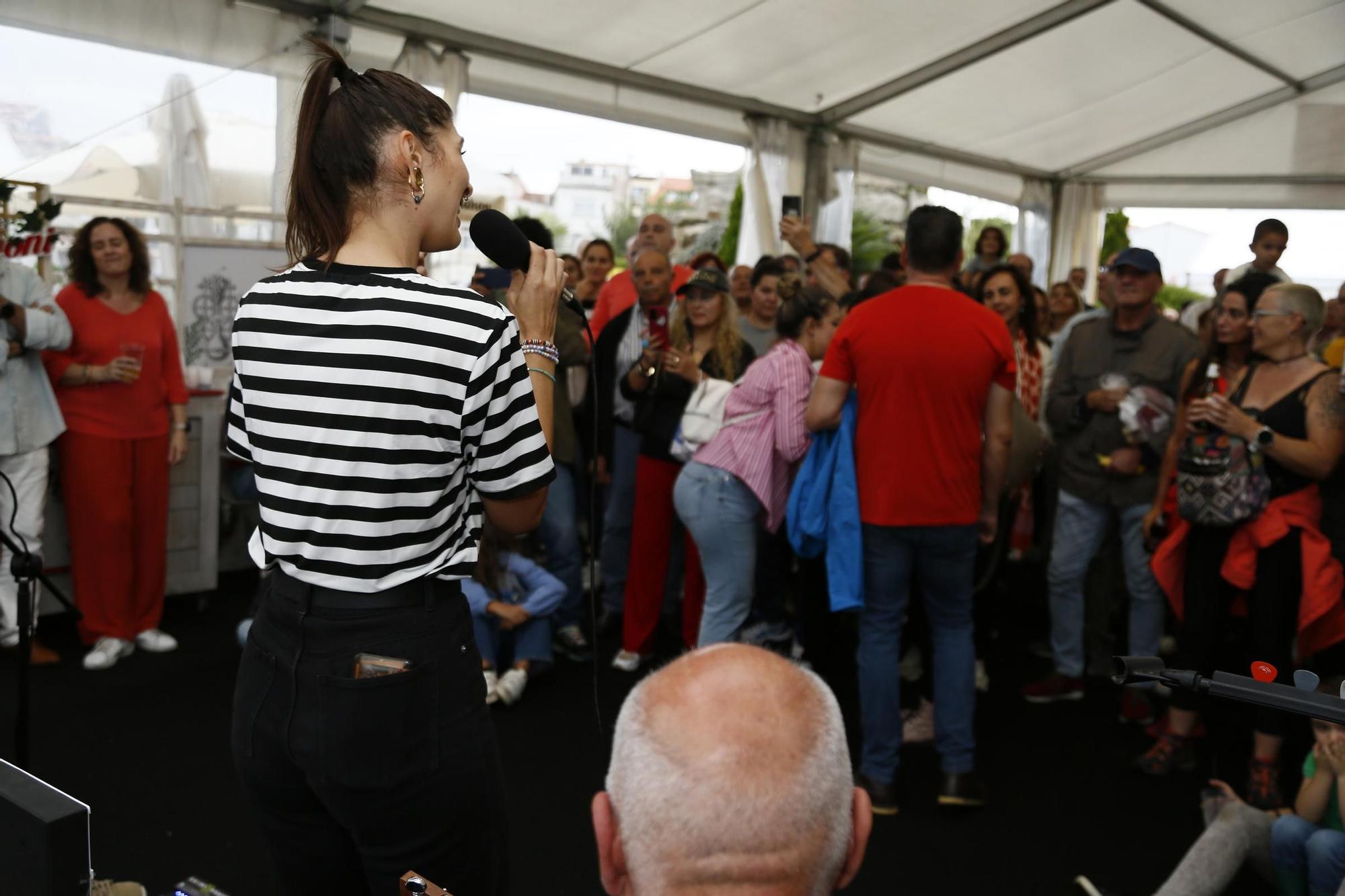 Así es un viernes 13 en la Festa do Marisco de O Grove.