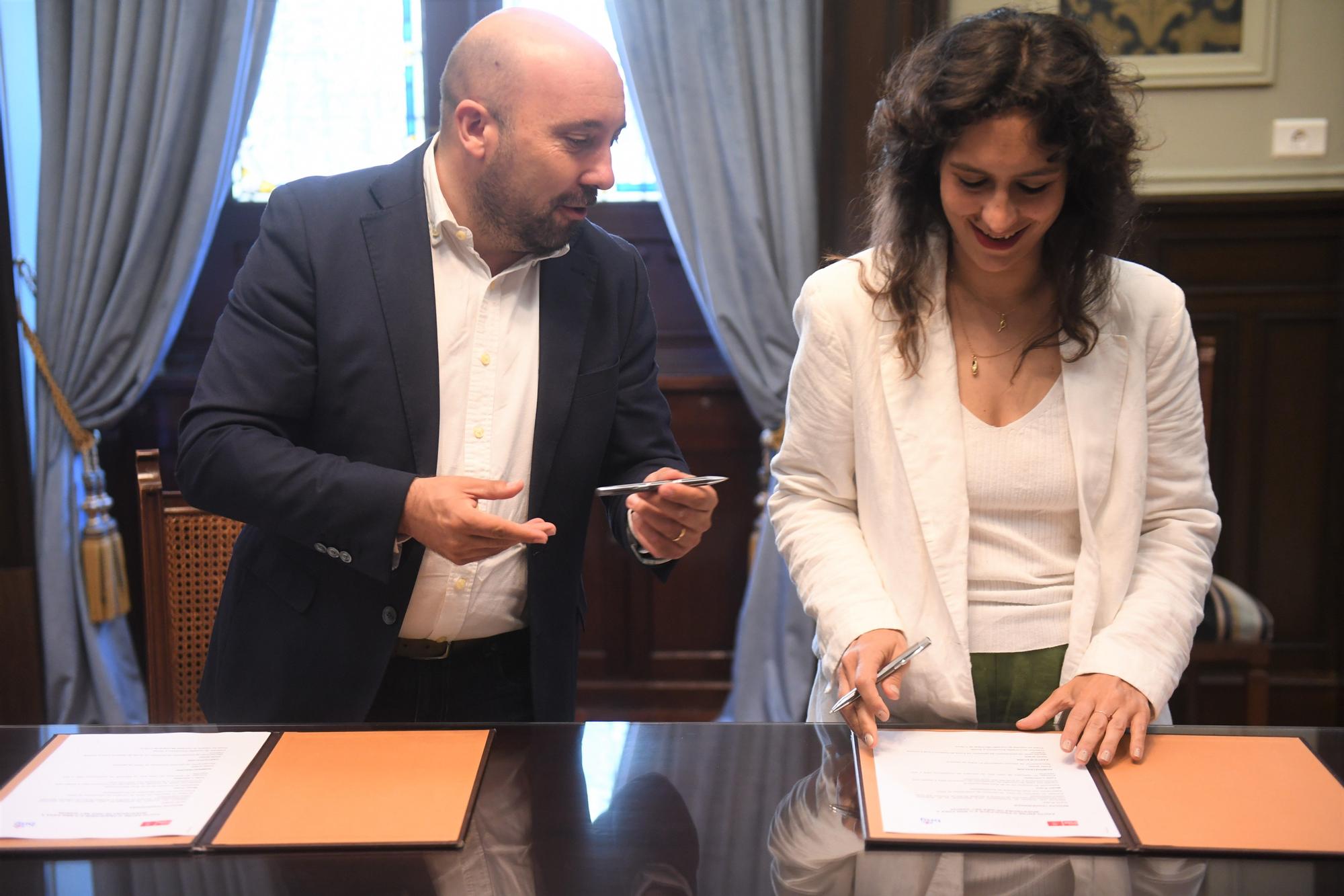 Firma del acuerdo PSOE-BNG en A Coruña