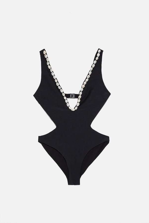 Bañador negro con conchas, de Zara