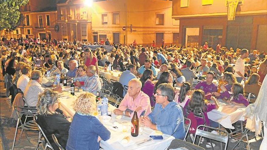 Un ‘empedrao’ para 2.000 vecinos dice adiós a las fiestas en la Vall