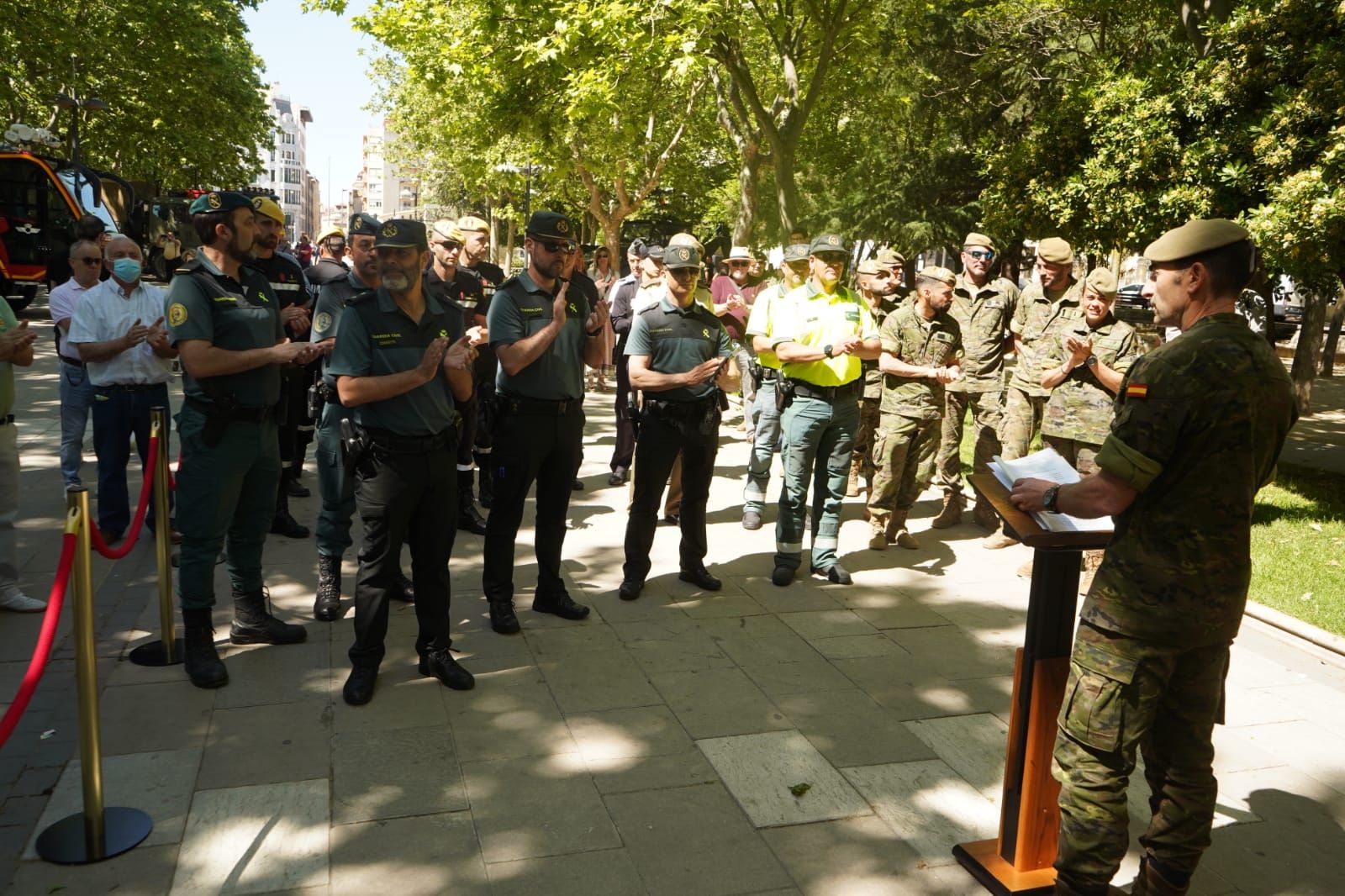 Exposición de material militar en el Día de las Fuerzas Armadas en Zamora