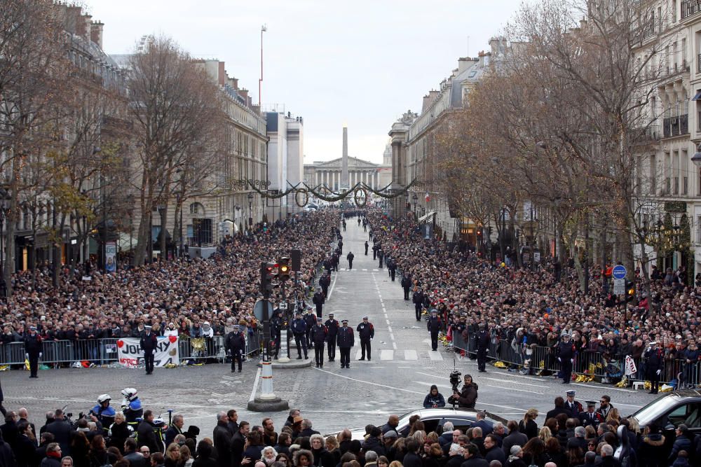 Multitudinario funeral por Johhny Hallyday en París