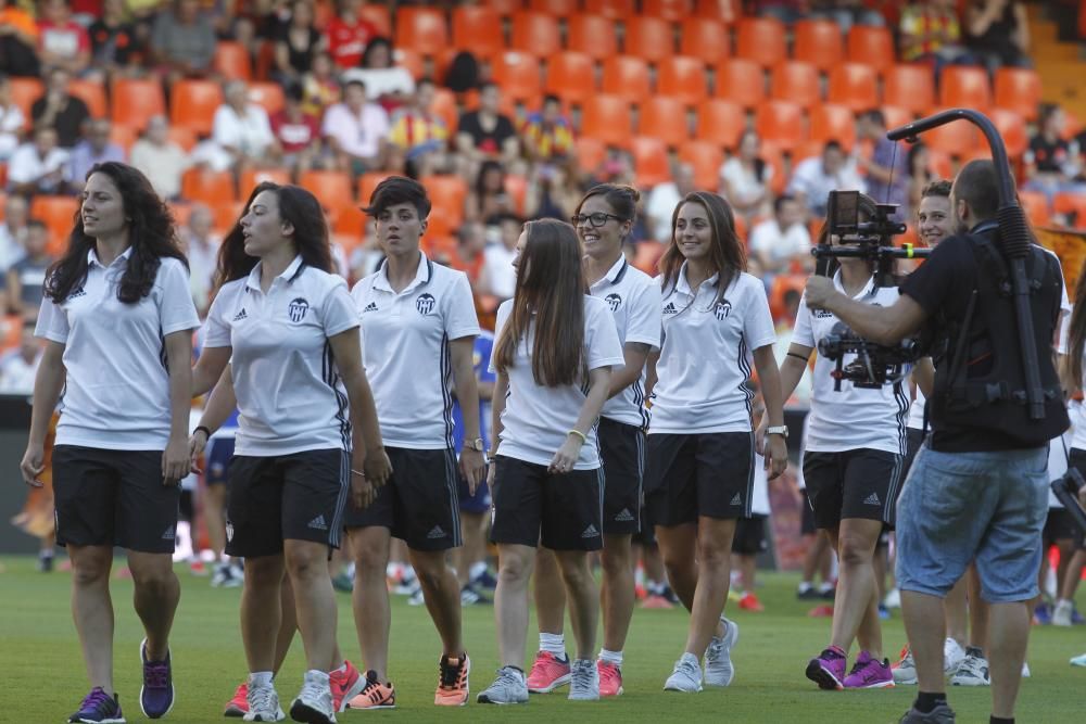 Todas las imágenes de la presentación del Valencia 2016/17