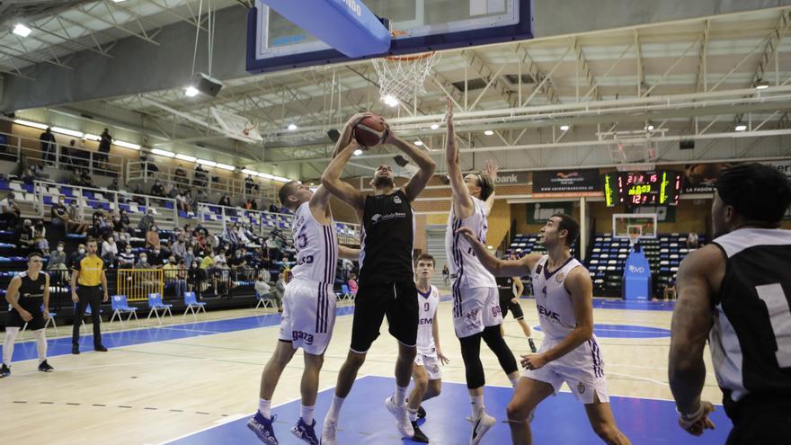 Arteaga, estrella del primer triunfo del Oviedo Baloncesto: “Este equipo ha competido muy, muy bien desde el principio”