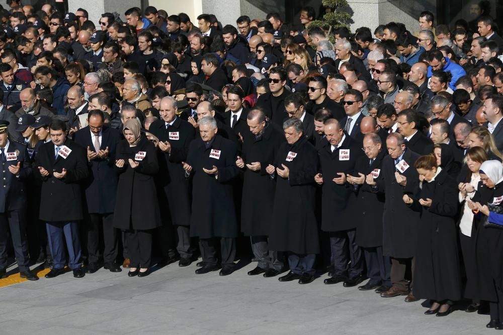 Funeral por las víctimas del atentado en Estambul