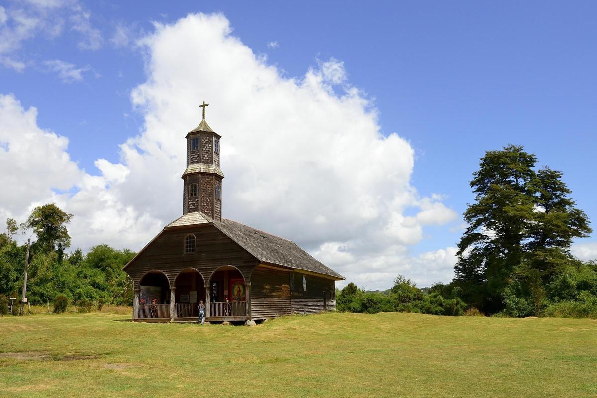 Iglesia de San Antonio de Colo