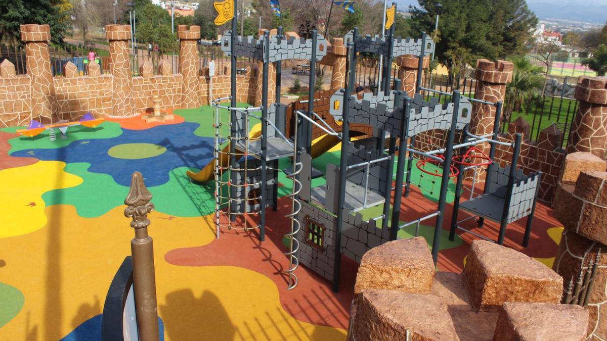 Parque La Zambrana de Alhaurín de la Torre, un parque medieval con murallas, castillos y zonas de pícnic