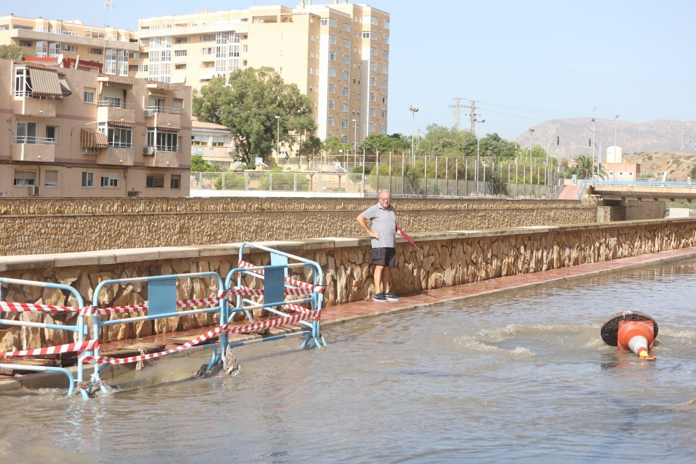 Daños provocados por las lluvias en Alicante junto al barranco de las Ovejas