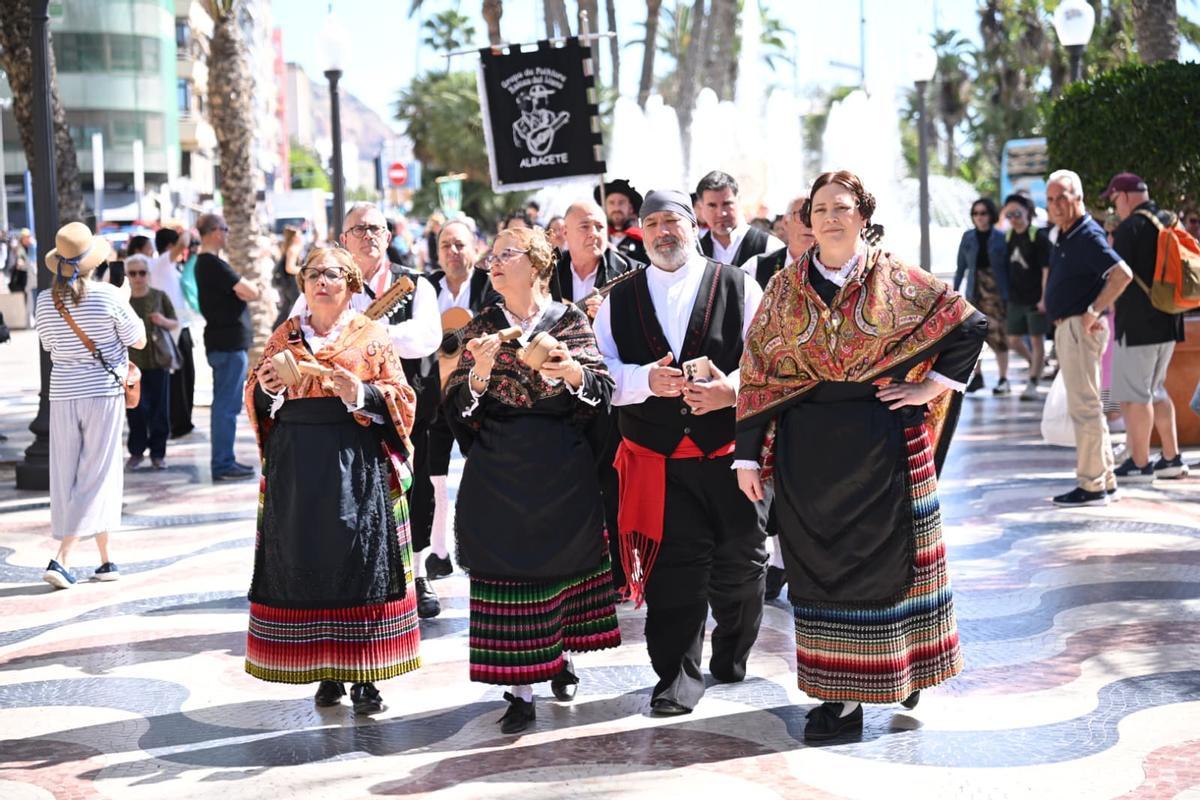 Albacete llega a Alicante con una jornada de folklore y gastronomía Albacete llega a Alicante con una jornada de folklore y gastronomía