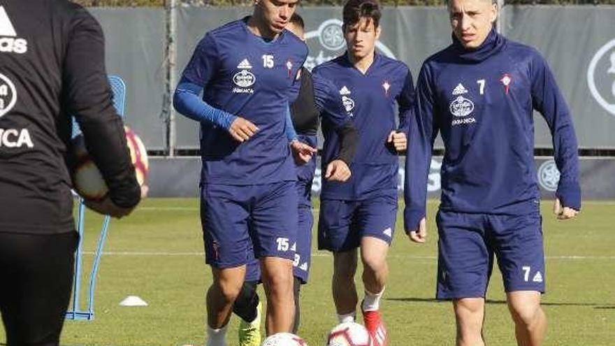 Emre Mor, durante un reciente entrenamiento en A Madroa. // Alba Villar