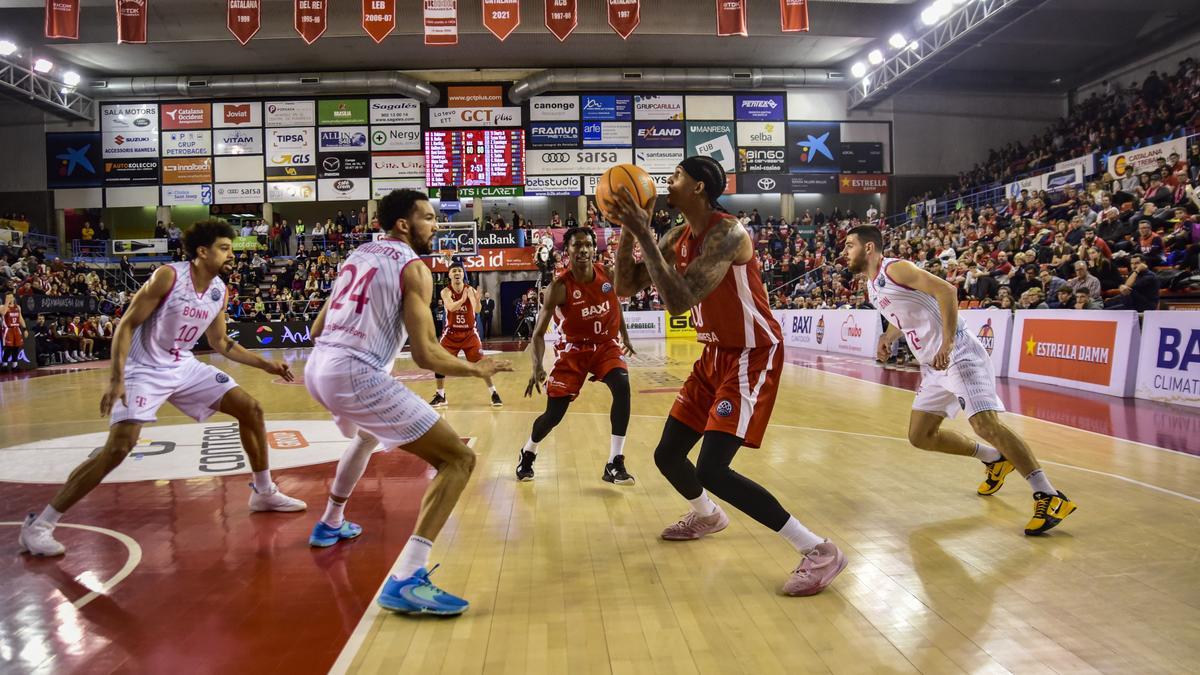 Robinson mira a cistella en el partit de la primera volta al Nou Congost