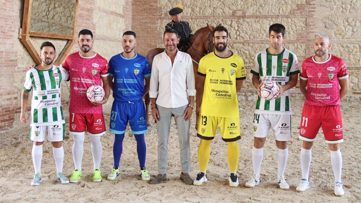 Presentación de las equipaciones en Caballerizas Reales.