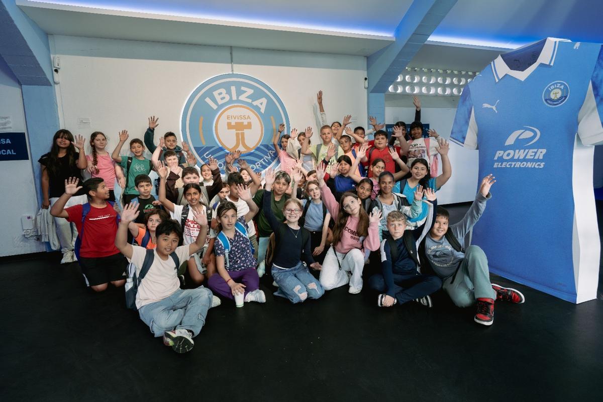 Los alumnos del CEIP Sa Graduada en el Palladium Can Misses