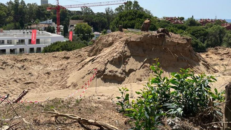 Vecinos y ecologistas alertan de la destrucción de dunas en Las Chapas