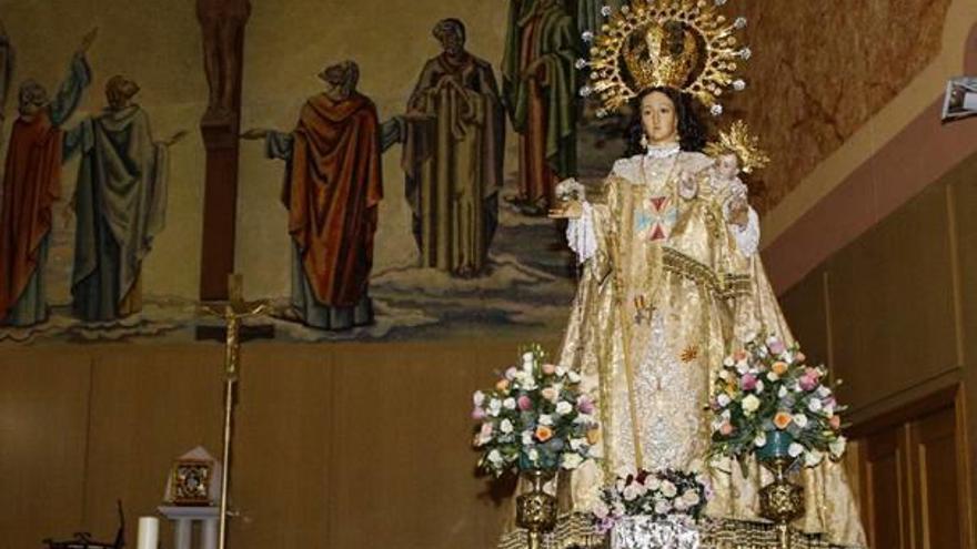 La Virgen del Remedio permanecerá en la parroquia de la Santa Cruz hasta el sábado.