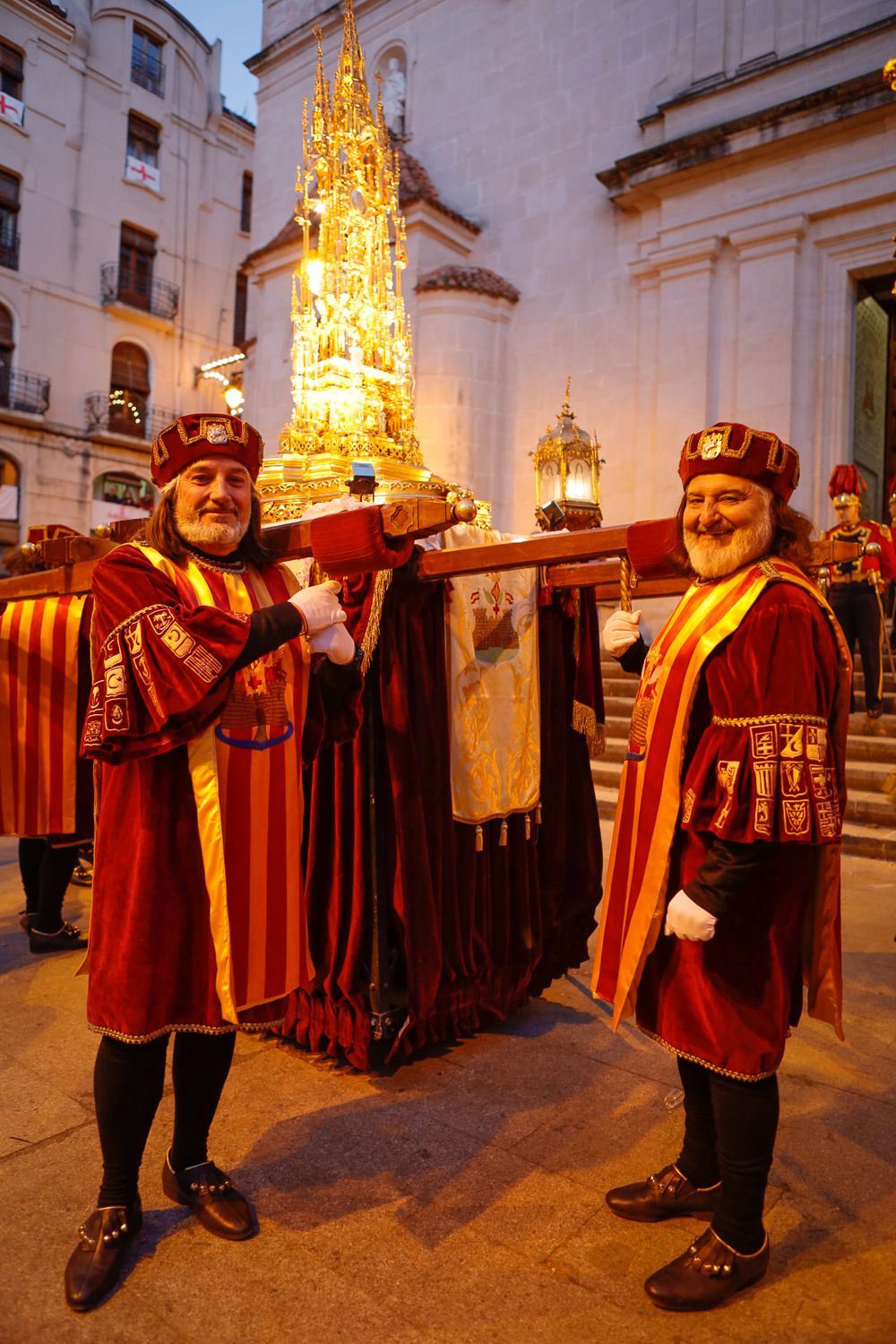 Alcoy rinde culto a su patrón