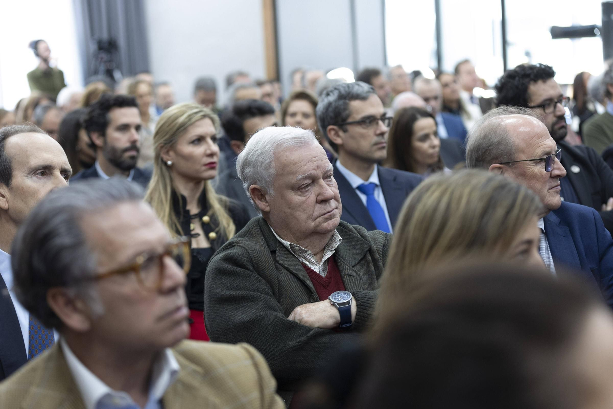 En imágenes: Obdulia Fernández recoge la Medalla de Oro de la Cámara de Oviedo