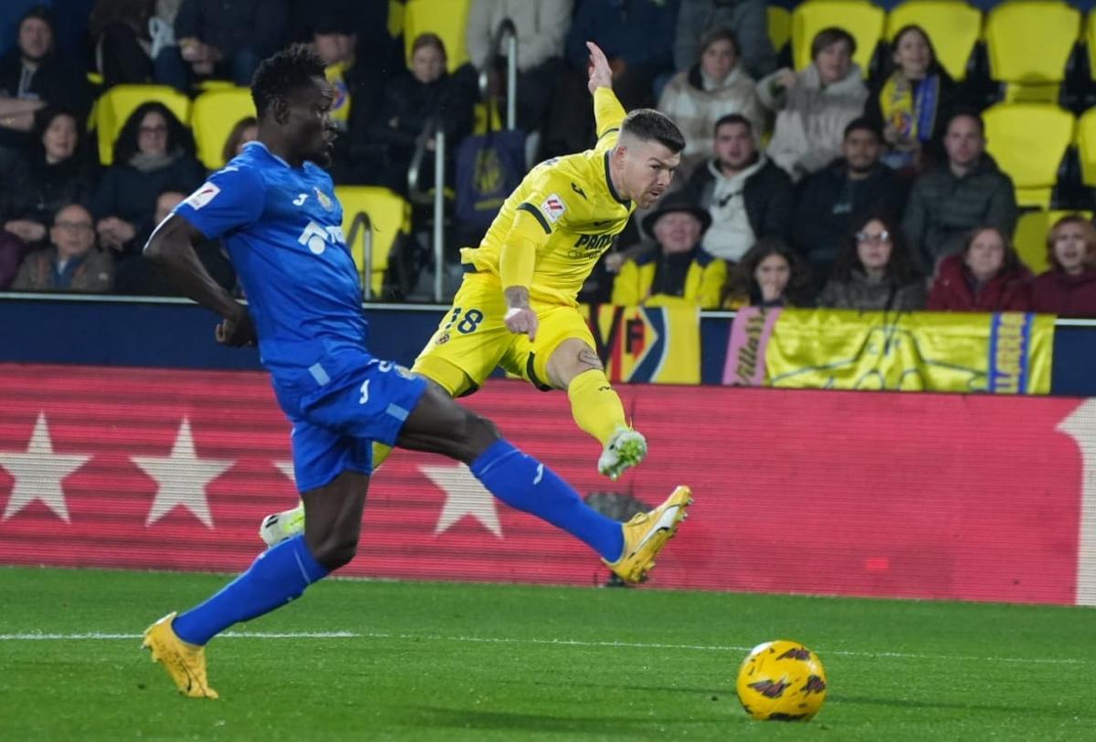 Alberto Moreno en una de las ocasiones del Villarreal.