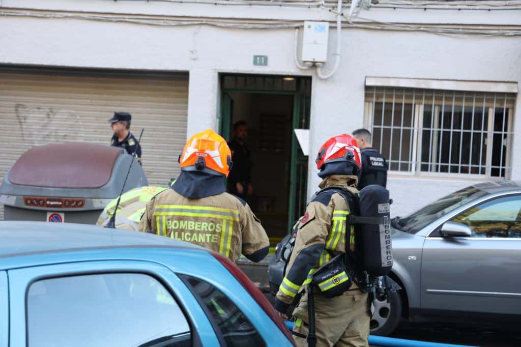 Incendio en una vivienda del barrio de San Blas en Alicante