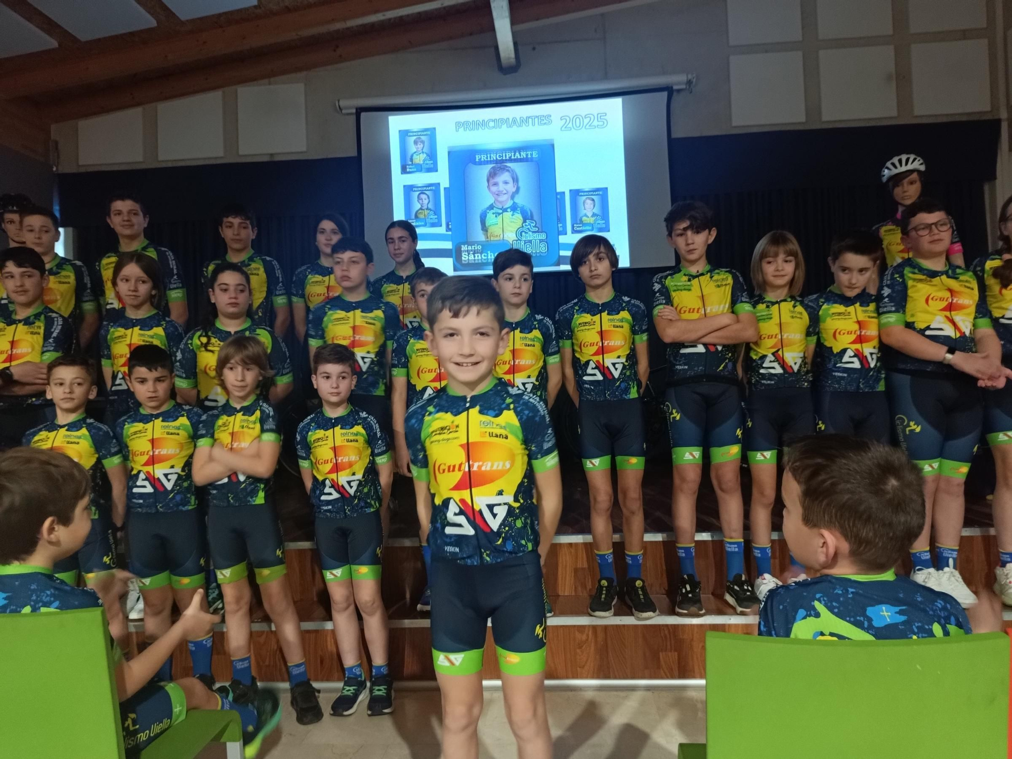 La Escuela de Ciclismo de Viella celebra su Gala Presentación de Temporada