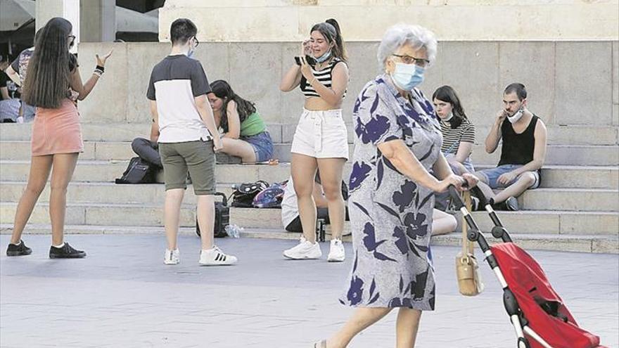 Los médicos de Castelló se suman a la llamada al orden a los jóvenes frente al virus