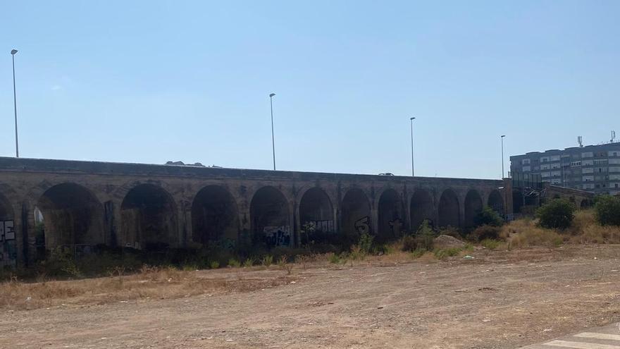 Sagunt estudiará crear nueva zonas de aparcamiento en el Raval y otros barrios con demanda