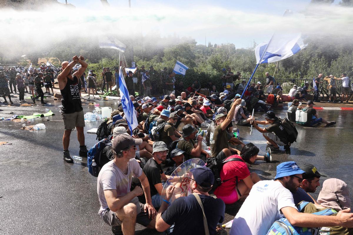 Las protestas masivas continúan en Israel por la reforma judicial