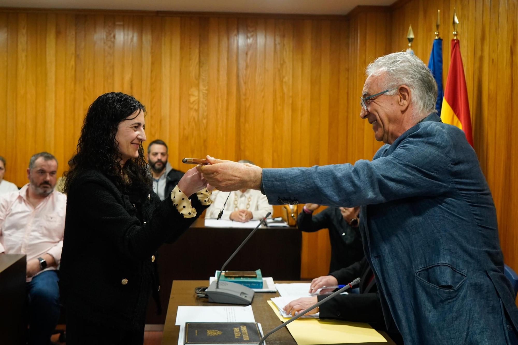 María Pan toma posesión como primera alcaldesa de Cambre