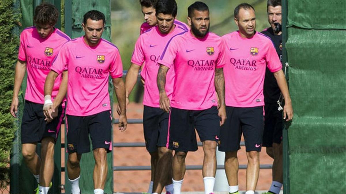 Dani Alves seguirá en el Camp Nou sí o sí según su representante