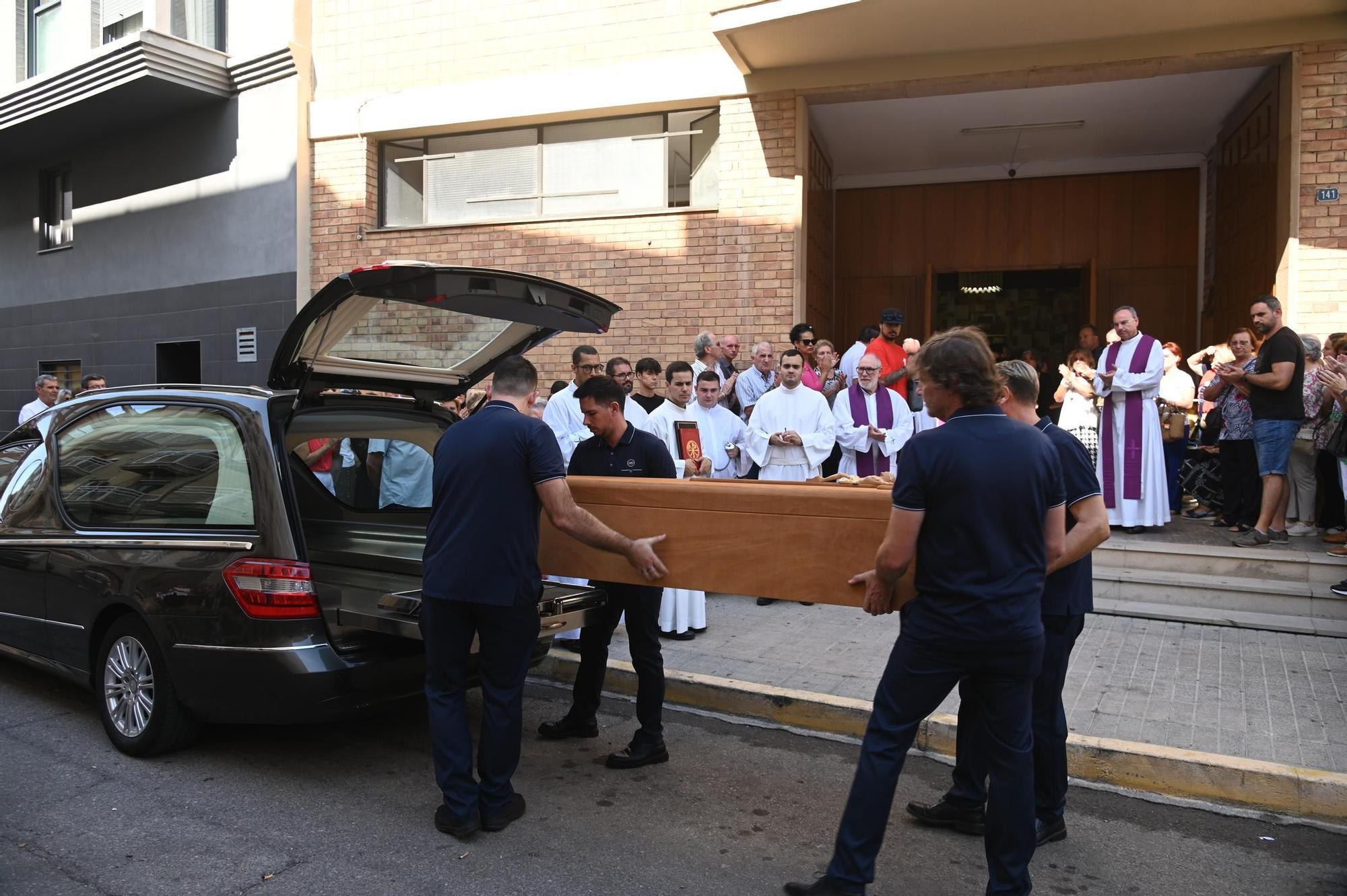 La imágenes del emotivo funeral de mosén Guillermo Sanchis, Hijo Adoptivo de Vila-real