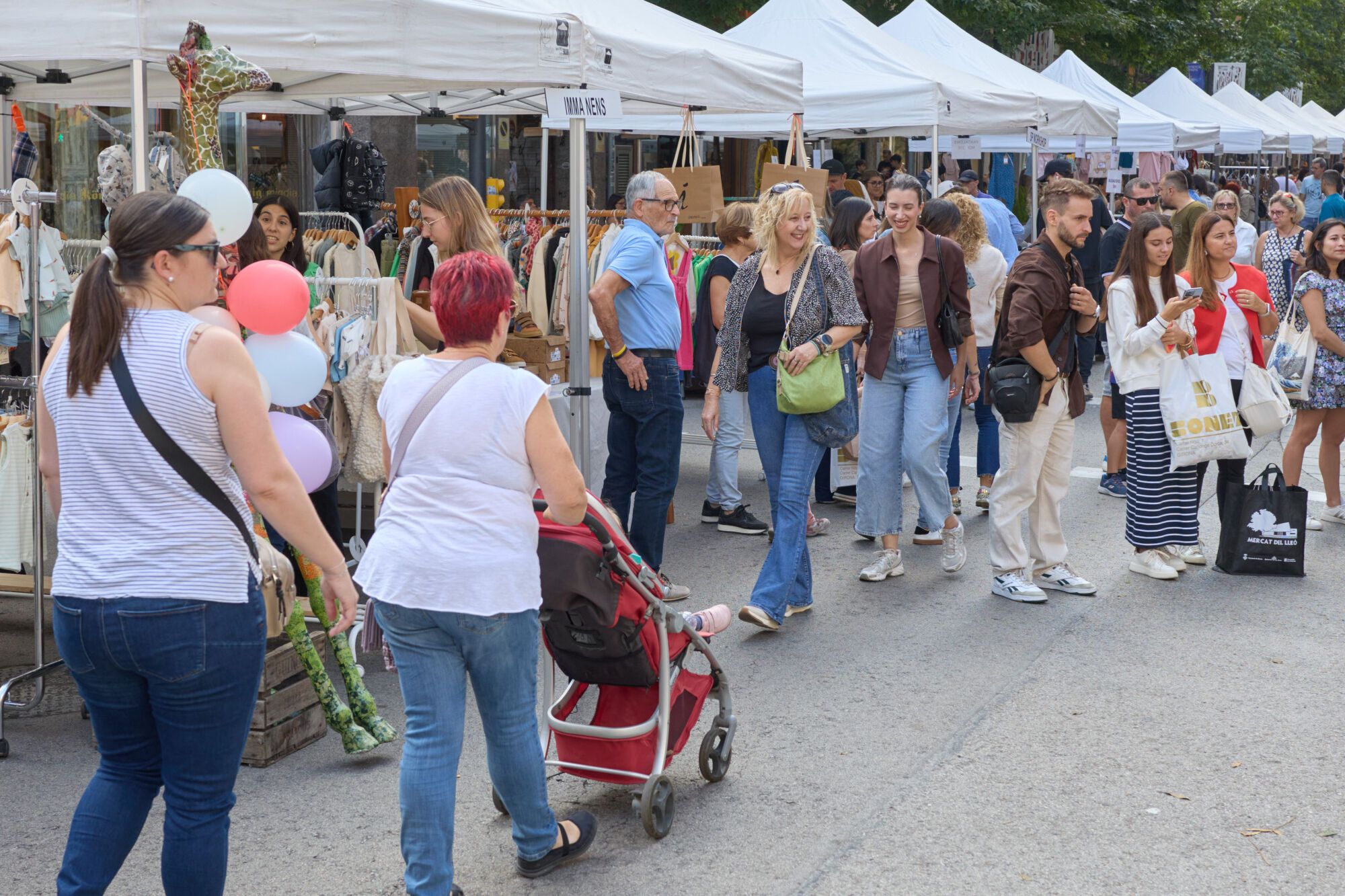 Botiga al carrer al c/ Migdia