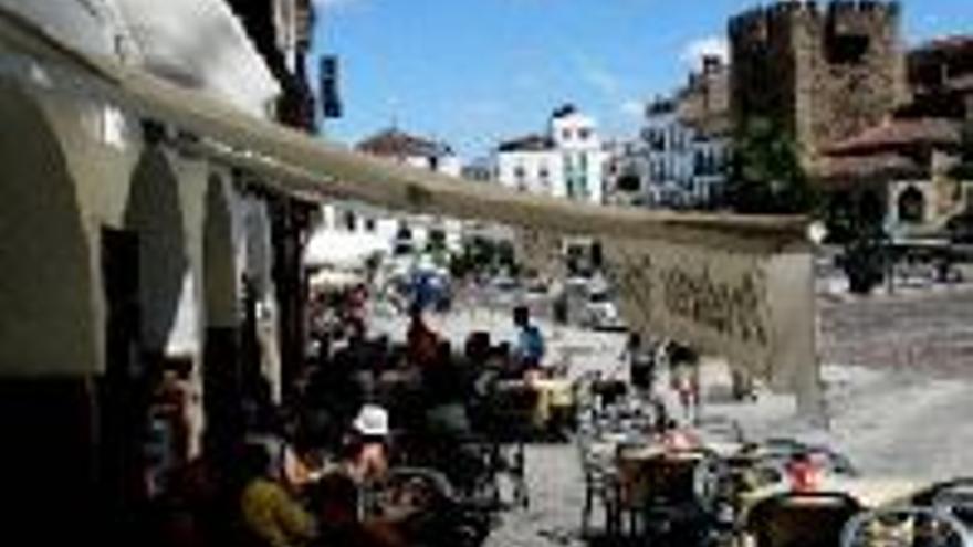 El ayuntamiento retoma su plan para mejorar la estética de la plaza Mayor